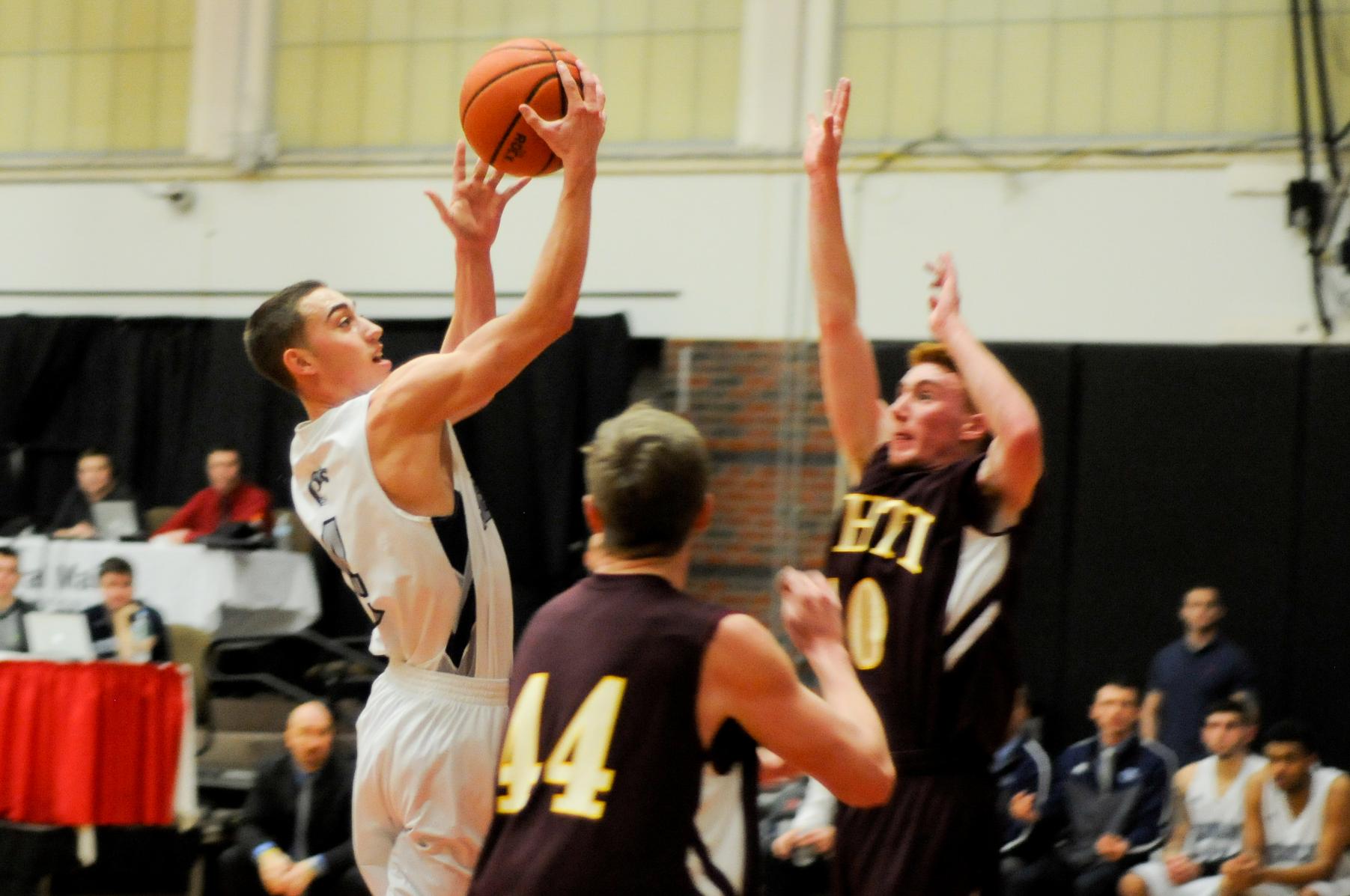 SMCC defeats NHTI to advance to semi-finals