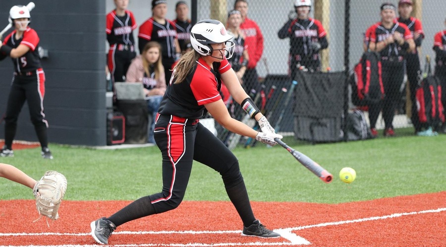 Mustangs and Lynx split softball double header